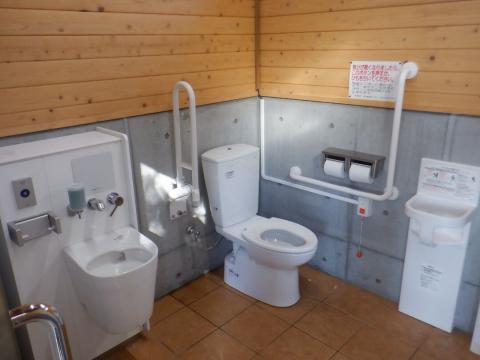kudamatsu-park-toilet03