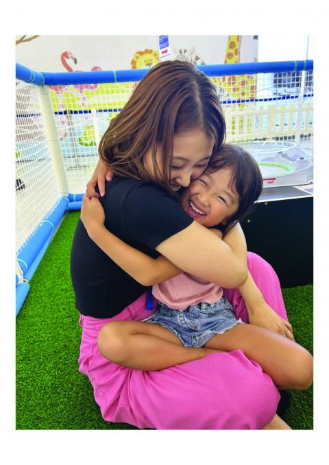 ママと全力ハグ