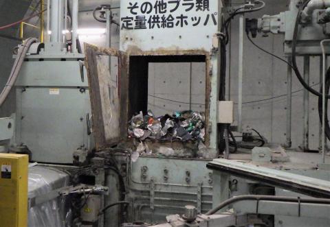 その他プラ設備（ホッパー）扉の破損