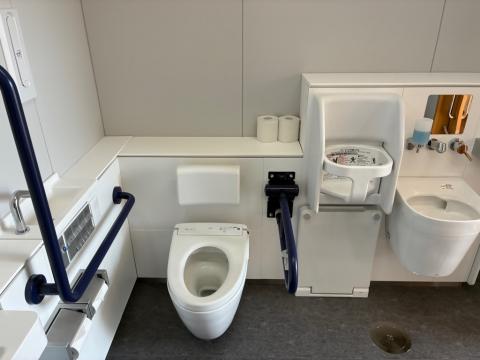barrier-free-toilet03